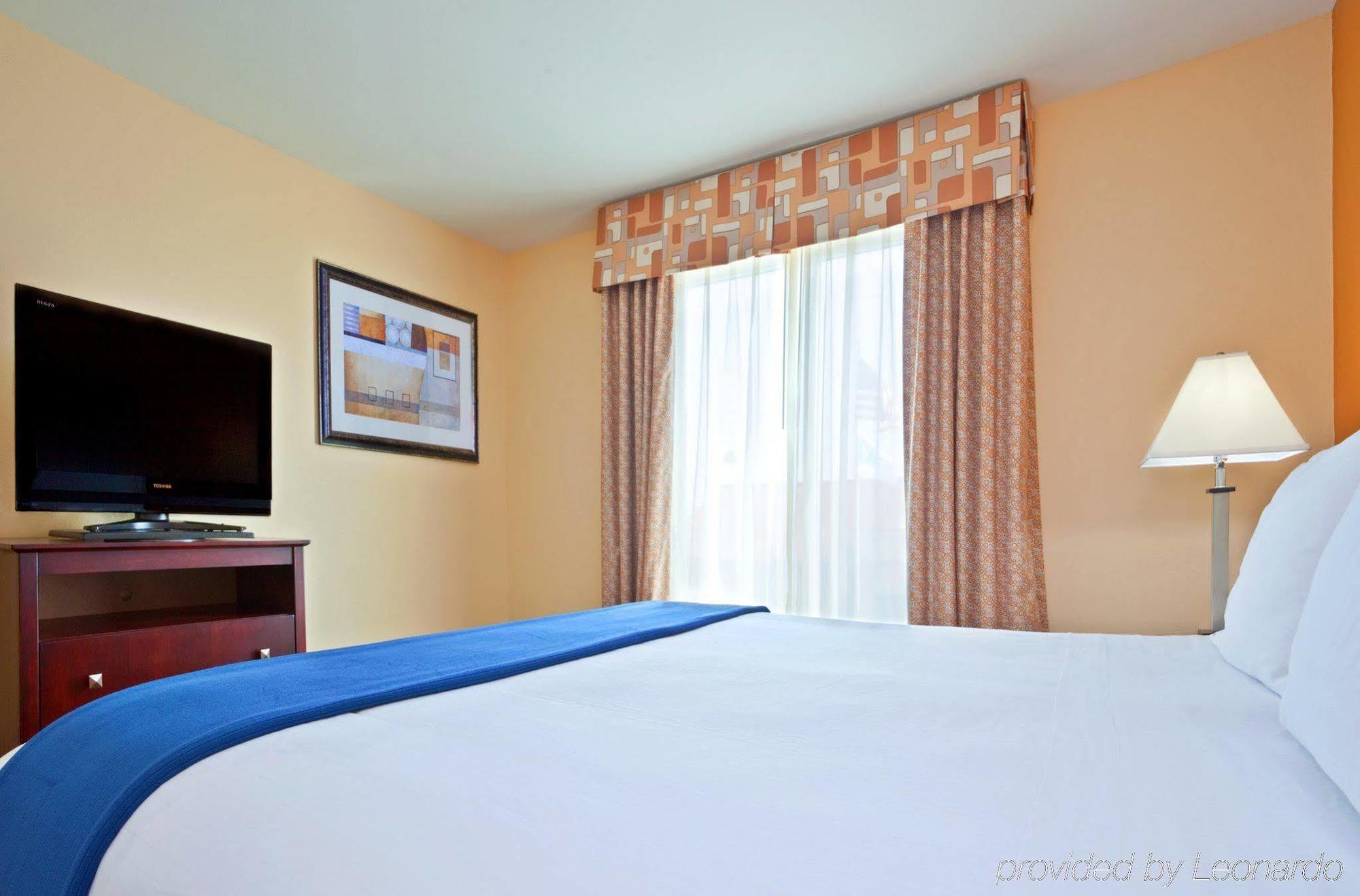 Holiday Inn Express Hotel & Suites Cincinnati - Mason, An Ihg Hotel Zimmer foto